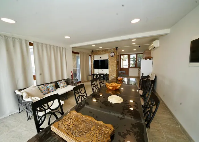 Anesi Beachfront Luxury Nea Moudania