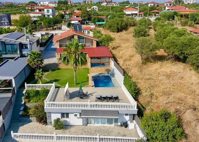 Anesi Beachfront Luxury Villa *