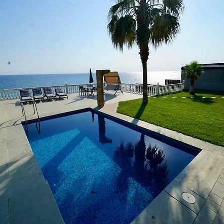 Villa Anesi Beachfront Luxury Nea Moudania
