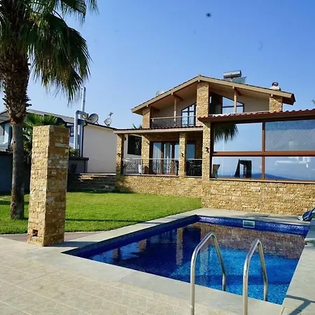 Anesi Beachfront Luxury Nea Moudania