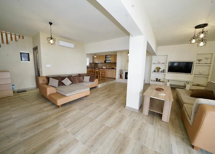 Anesi Beachfront Luxury Willa