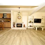 Vila Anesi Beachfront Luxury