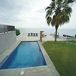 Anesi Beachfront Luxury Vila *
