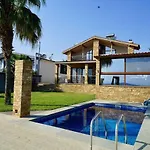 Anesi Beachfront Luxury Nea Moudania