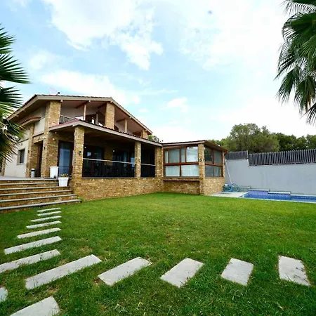 Willa Anesi Beachfront Luxury