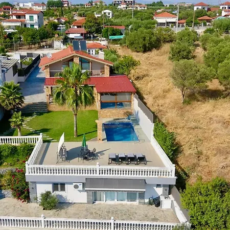 Anesi Beachfront Luxury Willa *
