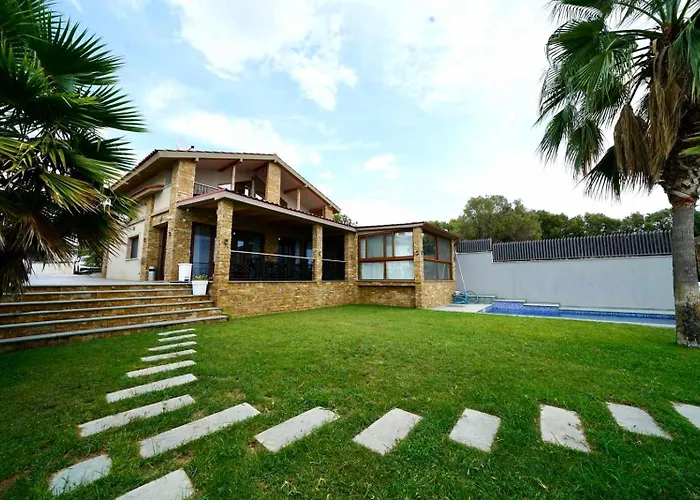 Willa Anesi Beachfront Luxury